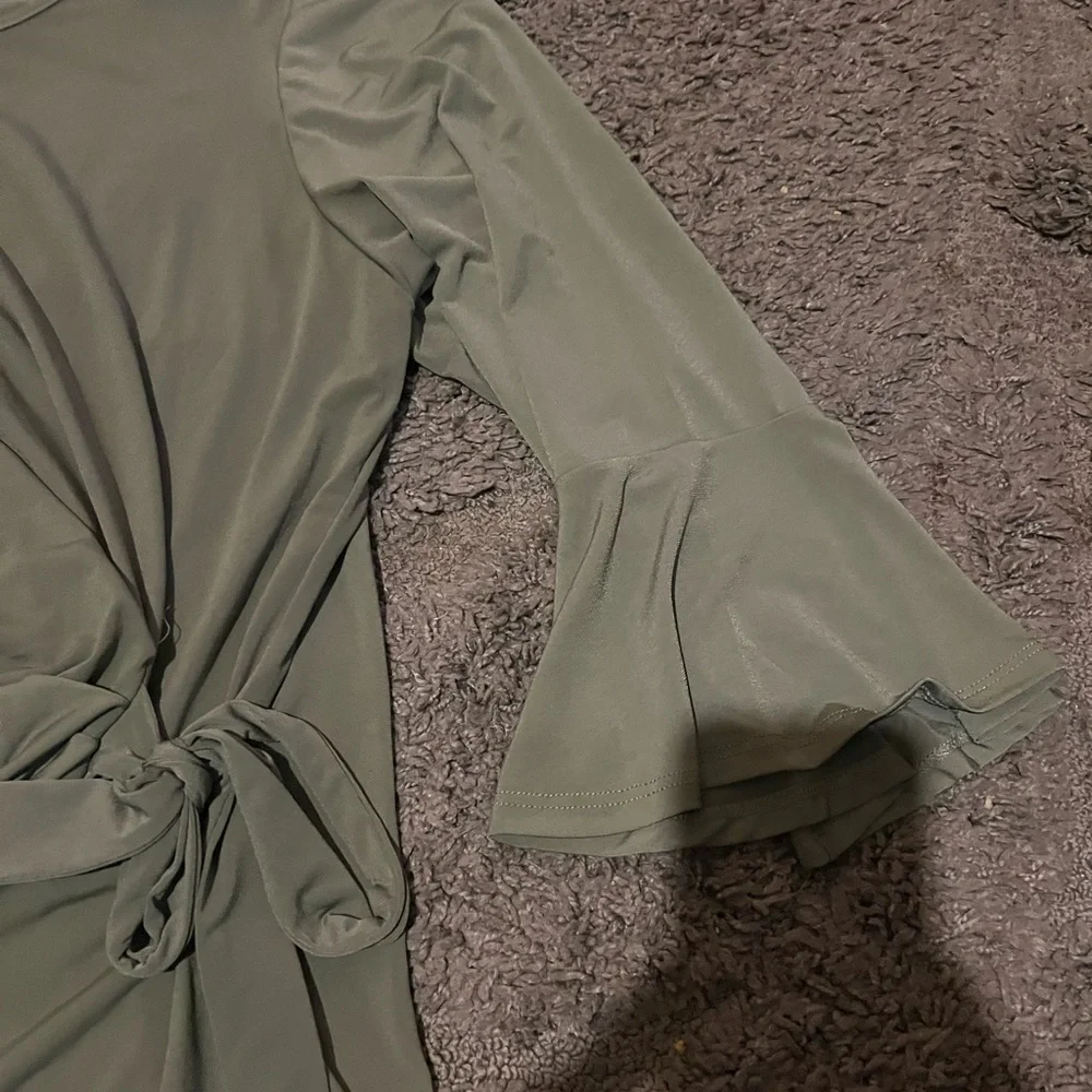 Avenue Olive Green Blouse‎ - Picture 3 of 5